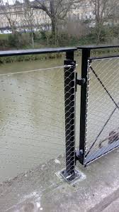 Although We Consider The Deck Fencing As A Safety Attribute Some Individuals Select The Deck Railing As One O Gelander Aussen Architektur Haus Haus Und Garten