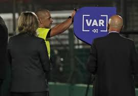 A lo largo de los últimos años, los partidos entre uruguay y ecuador han sido cargados de polémicas decisiones arbitrales. Prensa Uruguaya Revela Por Que Aquino No Reviso En El Var La Controvertida Mano No Cobrada En Favor De Chile