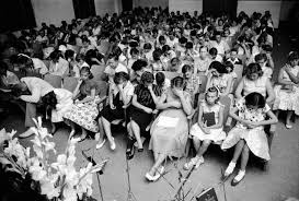Original Caption From Life Magazine Prayer For Presley In Trinity Baptist Church Came After The Reverend Gray Said The Singe Elvis Presley Elvis Early Photos