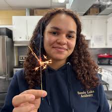 Thanks @everyone for the terrific suggestions, for our NYC girl around NS  So many of you suggested the South Shore, that it was a clear choice  despite the rain. Peggy's Cove ✓
