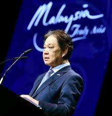 Bei der reisemesse itb berlin sagte der tourismusminister von malaysia, datuk mohammaddin bin ketapi, zum thema homosexualität: Datuk Mohamaddin Ketapi Wit