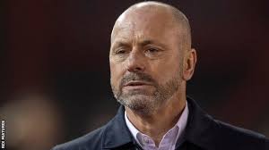 Mark Bowen: Former Reading manager leaves after Veljko Paunovic appointment 