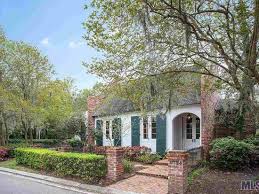 8154 Walden Rd Baton Rouge La 70808 Mls 2019016113 Zillow Louisiana Homes Cottage Exterior Town House Architecture
