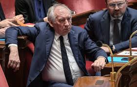 Photo Assemble nationale : Bayrou lance ses consultations des partis sur ...