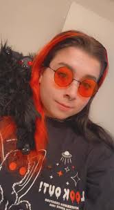 Are there any local artists who make mothman art???? 🙂