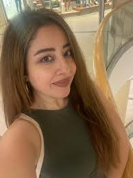 Diana Hakim's Instagram, Twitter & Facebook