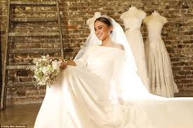 And this morning, it was revealed that she has commissioned british designer clare waight keller, the artistic director of givenchy, to design a. Sewing Queens Recreate Meghan Markle S Designer Wedding Dress In Under 12 Hours Express Digest