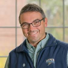 Lee Cote's Instagram, Twitter & Facebook