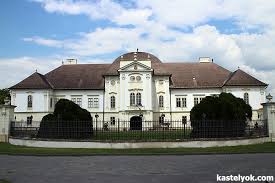 Szécsény is also the name of the town where the district seat is found. Forgach Kastely Szecseny Kastelyok Com