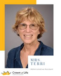 Another integral member of the CoLCA team, Mrs. Terri's smile and warm  welcome greet our parents in the afternoon and evening. In her grade school  years, Mrs. Terri enjoyed English. ✏ Thank