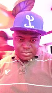 Pregunta importante es gratis si vas con un poloche azul?