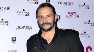 Ginny hoffman y yosstop son medias hermanas, ya que su papá fue el fallecido raúl hoffman. Detuvieron Al Actor Hector Parra Por El Presunto Abuso De Su Hija Quever
