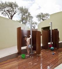 Garten Dusche Aussenduschen Sorgen Fur Sommerspass Fur Klein Und Gross Gartendusche Aussenbad Und Im Freien