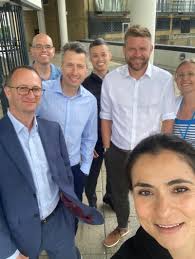 On Mondays from July to October, the Allianz Trade in UK & Ireland  Management Team are leading walks with colleagues around Canary Wharf. The  first few of these walks have been popular,