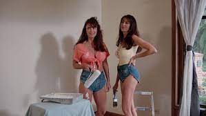 Pour les articles homonymes, voir rochelle et swanson. Film Freak Central Sorceress 1995 Uncensored Director Approved Edition Blu Ray Disc