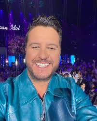 I hear y'all love a good selfie. Enjoy and turn