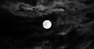 صور لكل محبي القمر والرومانسية وهدوو الليل صور جميلة Super Moon Moon Pictures Moon