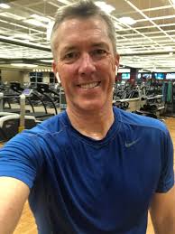 No one at the gym = gym selfie