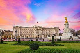 However, it's worldwide known not only for this fact. 6 Of The Best Buckingham Palace Facts Evan Evans Tours