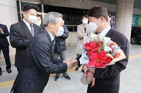 3 위 단독 권영진 화이자 대구시 도입, 복지부와 협의했다 오마이뉴스. ì„œìš¸ ìˆ˜ìˆ  ê±°ë¶€í•œ ê¶Œì˜ì§„ ì‹œìž¥ ëŒ€êµ¬ ì˜ë£Œ ìˆ˜ì¤€ ìž¬í™•ì¸