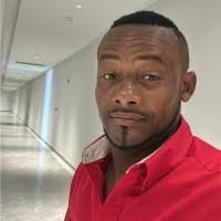 Leon Travis's Instagram, Twitter & Facebook