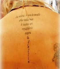C'è stato un momento che volevo chiuderla lì la storia: Tatuaggi Frasi Vasco Rossi