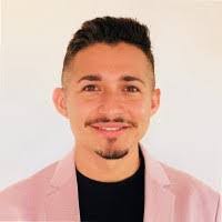 Carolina Ronquillo's Instagram, Twitter & Facebook