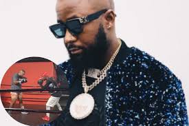 The doc shebeleza hitmaker will be going head to head with youtuber slick talk in an attempt to settle their differences. 41s5a9jqbswg8m