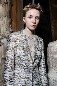 Mit kurzen haaren trifft man schlauere männer. Festliche Frisuren Fur Kurze Haare Brigitte De