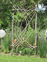 This Is A Willow Arbor I Made For A Clematis Garten Pflanzen Garten Gartenspaliere