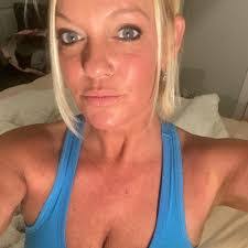 Kristin Ruprecht's Instagram, Twitter & Facebook