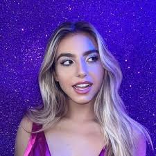 Peach Martine (@peachmartine)