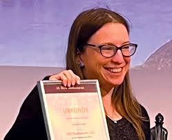 Sandra Knopp's Instagram, Twitter & Facebook