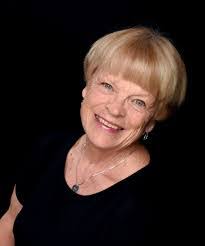 Vicky Albright's Instagram, Twitter & Facebook