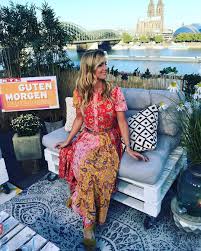 Gefällt 786.761 mal · 25.017 personen sprechen darüber. Susanna Ohlen Werbung Happy Hippie Volle Flower Power Dank Zara Bis Morgen Fruh Ihr Freunde Von Gutenmorgendeutschland Facebook