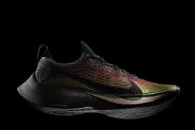 The kenyan marathoner ran 1:59:40 in a pair of unreleased nike shoes. Nike Zoom Vaporfly Elite Flyprint London Marathon For Eliud Kipchoge Eu Kicks Sneaker Magazine Sneakers Sneaker Magazine Nike Zoom