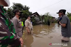 Negatif kepada alam sekitar, kerosakan harta benda, nyawa dan sebagainya. Empat Kelurahan Di Kota Jambi Terendam Banjir Antara News