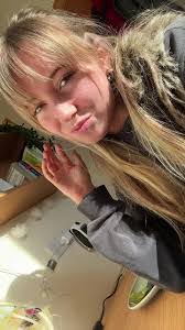 Kara Dempsey's Instagram, Twitter & Facebook