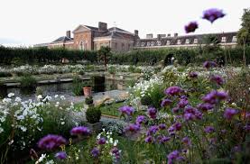 Princess diana statue unveiled at kensington palace by princes william and harry. Princess Diana Memorials The Hyde Park Fountain Memorial Walk At St James S Park And Kensington Palace S Playground