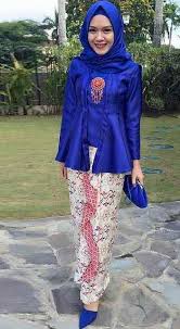 Gambar kartun anak membantu orang tua top belajar warna untuk anak anak belajar warna dengan microwave toys via youtube.com. Puluhan Model Baju Kebaya Kartini Terbaru Tahun Ini Konveksi Baju Bahan Goodie Bag Banner Murah Berkualitas
