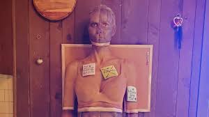 Heidi gave elizabeth taylor a run for her money in this chic cleopatra costume. Halloween 2020 Heidi Klum Debuts Her Costumes With A Covid 19 Twist