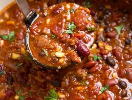 Ein Rezept Fur Veganes Chilli Das Ganz Ohne Soja Auskommt Dafur Mit Quinoa Ist Gut Sattigend Gesund Und Glutenfre Rezepte Veganes Chilli Chilli Vegetarisch