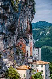 Wallfahrtskirche in venetien, italien (de) santuario della madonna della corona, santuario della. Sanctuary Of Madonna Della Corona Italy How To Visit And What To See