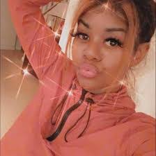 Racquel Edwards's Instagram, Twitter & Facebook