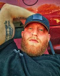 Joseph Frison (@thebeardedwookie) • Instagram photos and videos