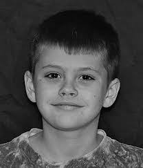 Robert Hormell's Instagram, Twitter & Facebook