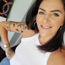 Allow me to introduce myself! I'm Kayla, and my goal is to help you become  the healthiest, happiest and the best well rounded person you can be! I  hope that through my