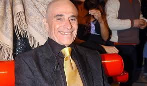 Edoardo vianello nasce a roma il giorno 24 giugno 1938, figlio del poeta futurista alberto vianello. Edoardo Vianello Festeggia I Suoi 80 Anni Inblu2000