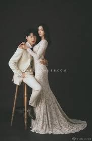 Indoor Wedding Photography Church Artisticweddingphotography Korean Wedding Photography Pre Wedding Poses Wedding Photo Studio