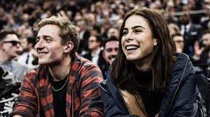 Sie selbst gab auf instagram die trennung bekannt: Lena Meyer Landrut Freund Max Von Helldorff Uberrascht Mit Offentlicher Liebeserklarung Intouch
